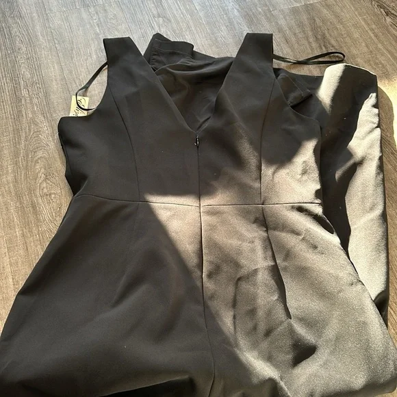 Eliza J

Draped Ruffle Gown - Picture 6 of 7